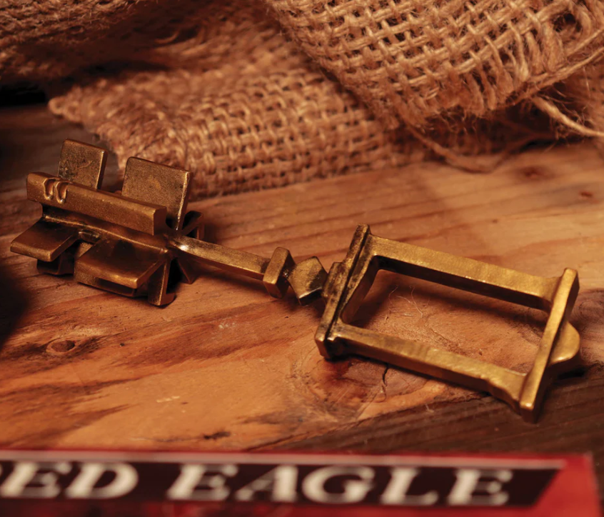 Resident Evil 4 - Wayshrine Key Metal Replica