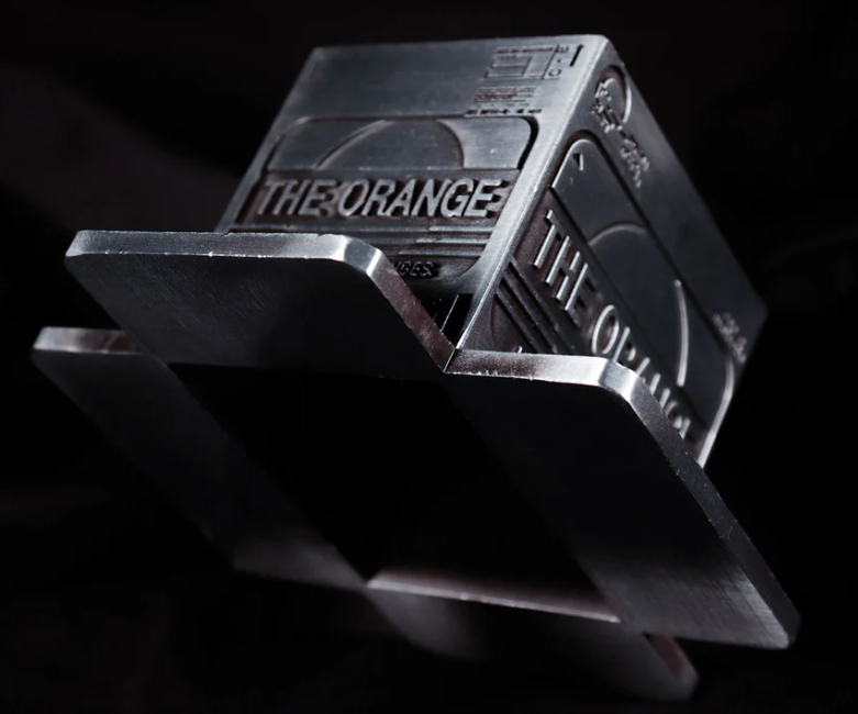 Metal Gear Solid - Cardboard Box Metal Replica