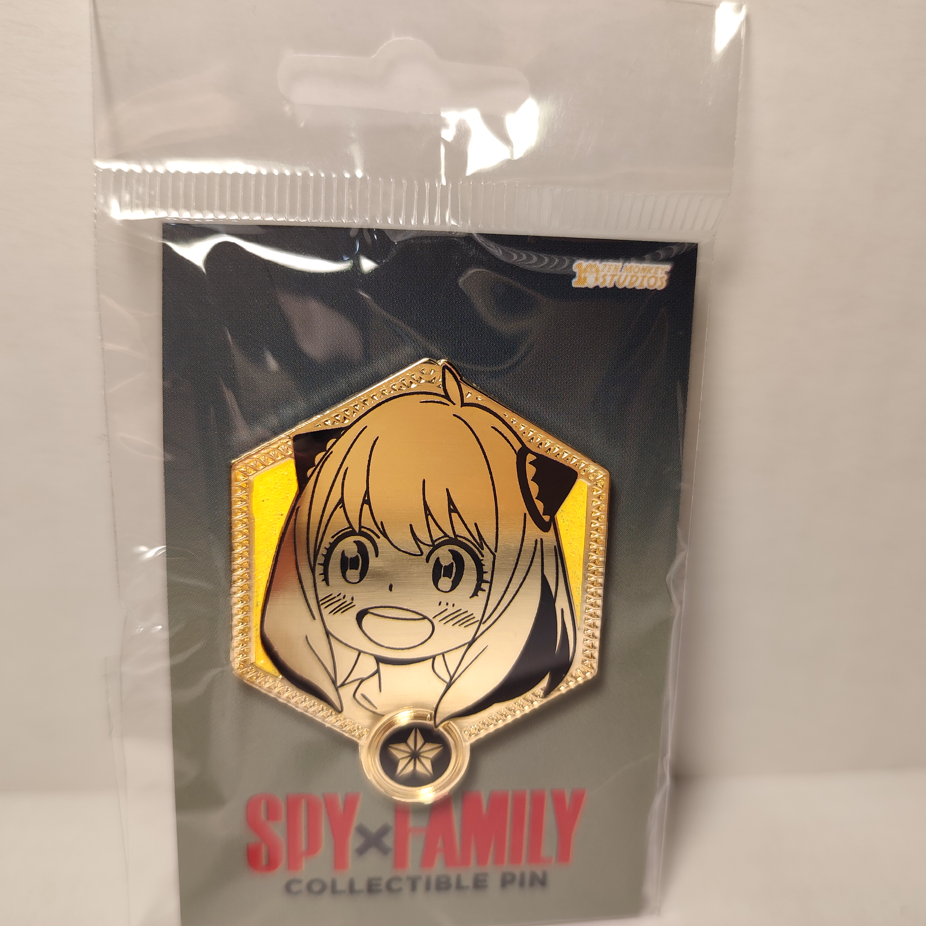 Spy X Family - Anya Forger Golden Series Pin