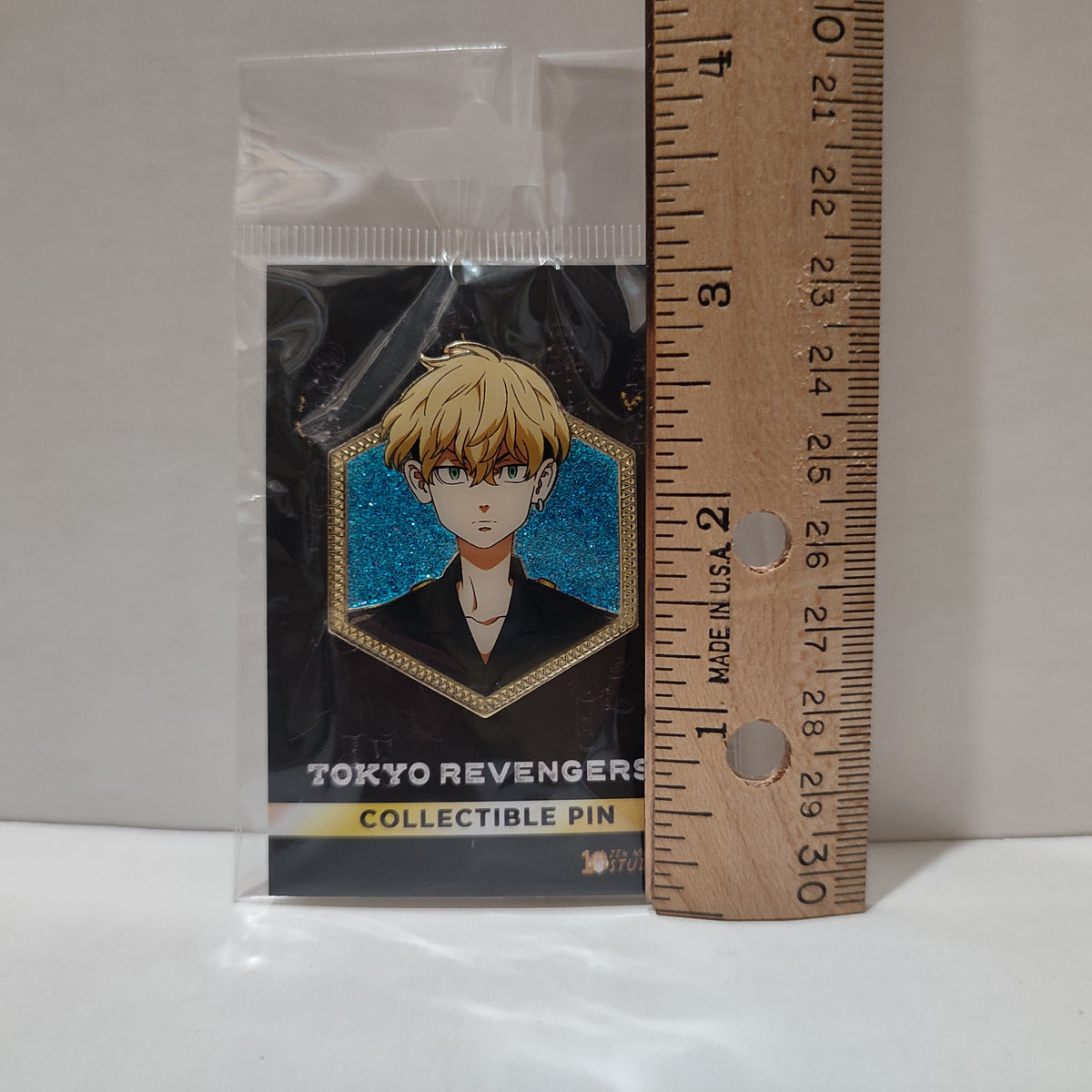 Tokyo Revengers - Chifuyu Matsuno Golden Series Pin