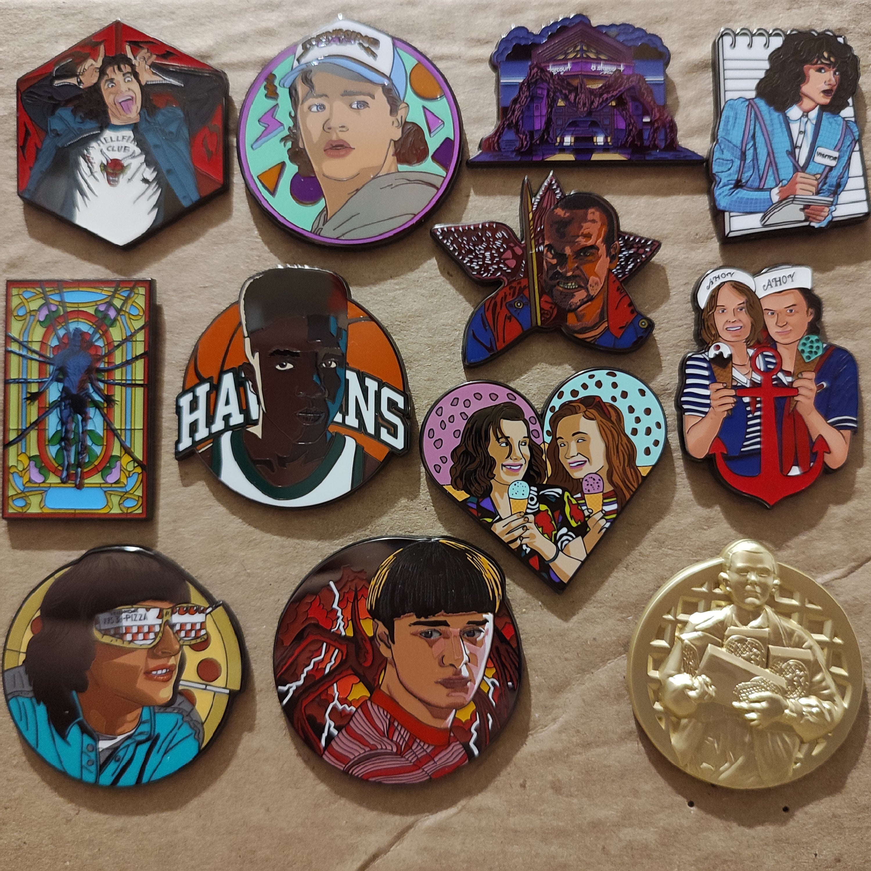 Stranger Things - Mystery Pin Badge Series Box (1 Random Pin)