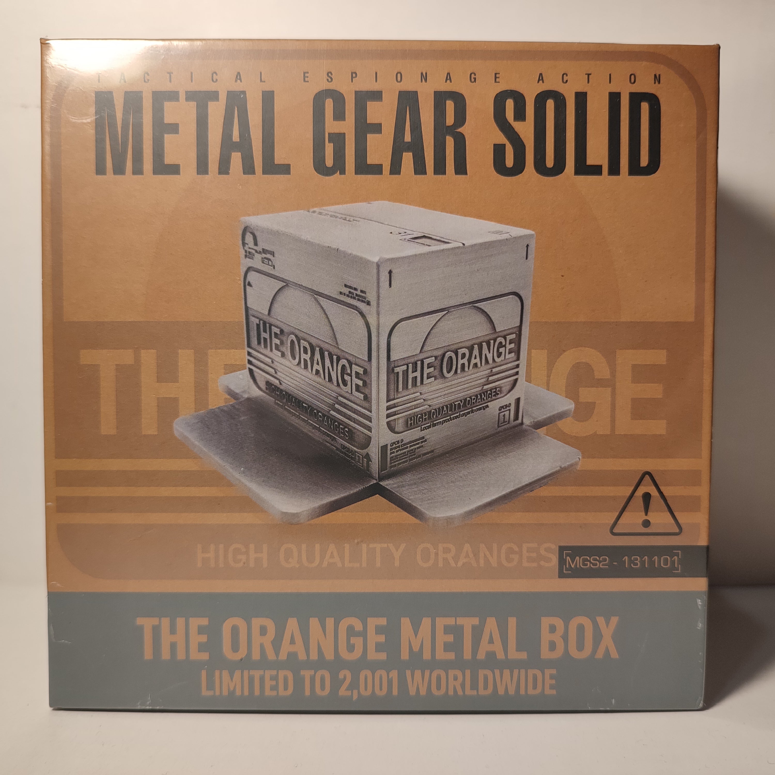 Metal Gear Solid - Cardboard Box Metal Replica