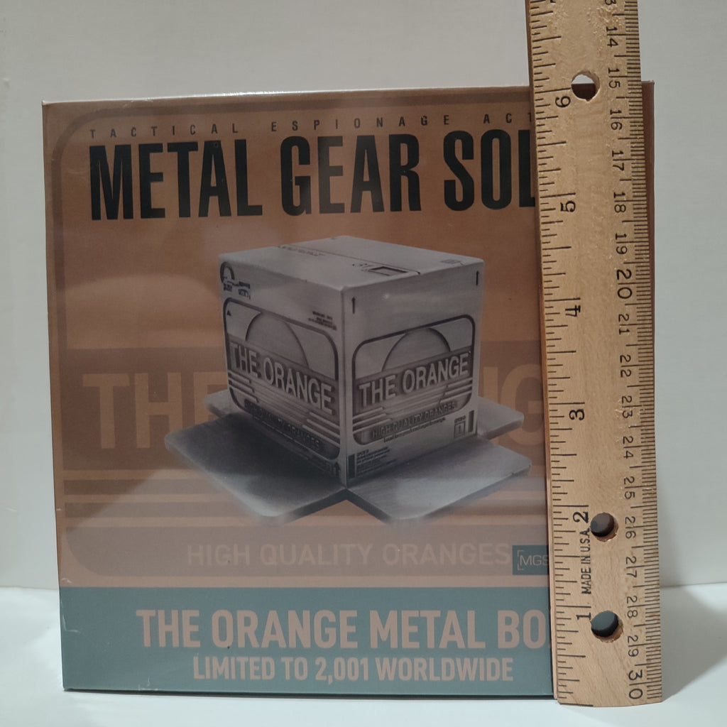 Metal Gear Solid - Cardboard Box Metal Replica