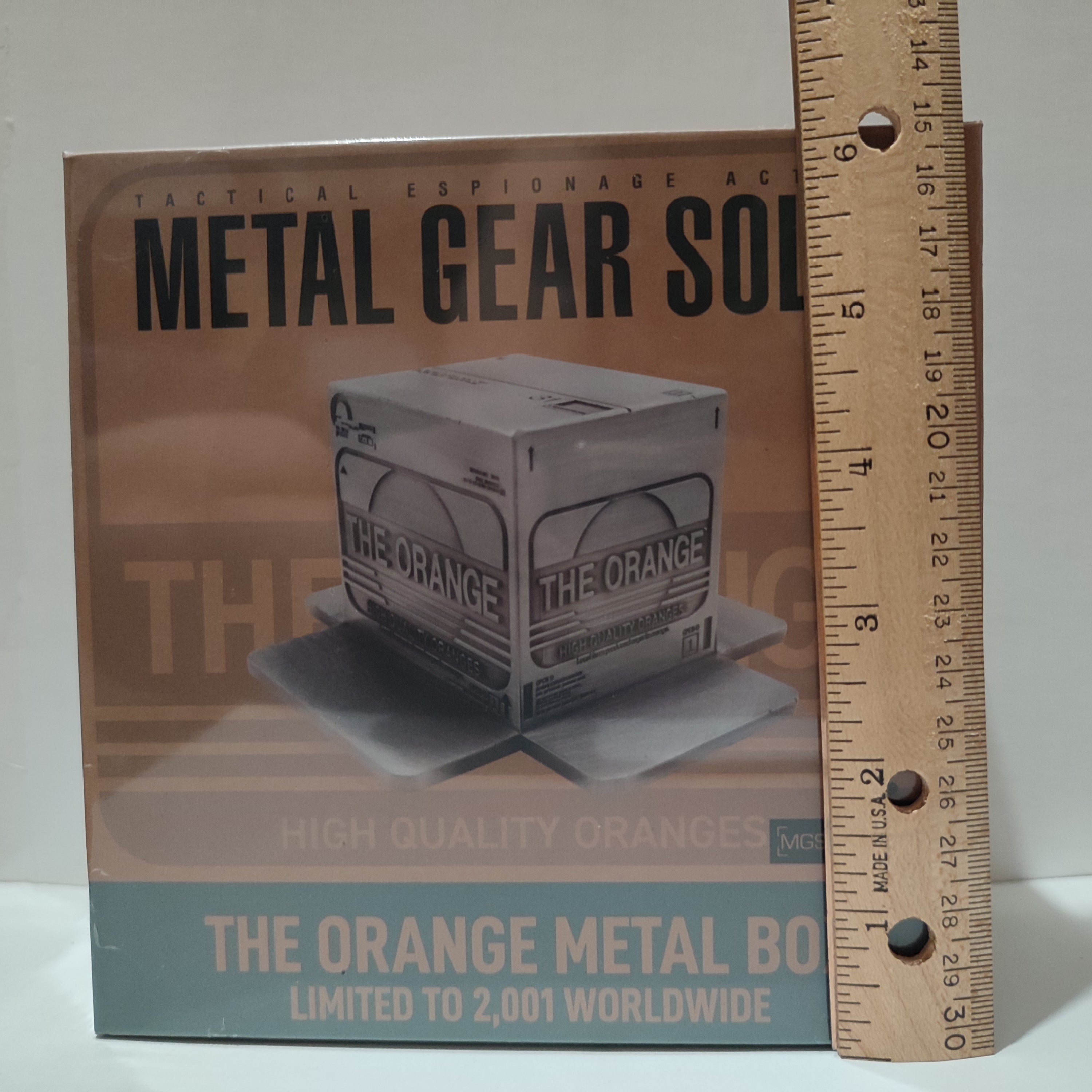 Metal Gear Solid - Cardboard Box Metal Replica
